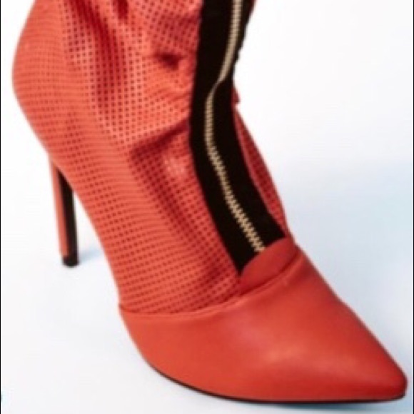 “ABSOLUTE” Perforated Zip Up Bootie - Picture 5 of 7